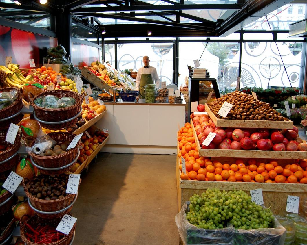Fruitstal in de supermarkt